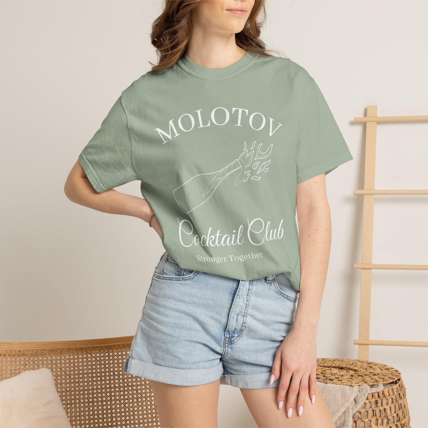 Cocktail Club T-shirt | Graphic Tee Molotov Illustration