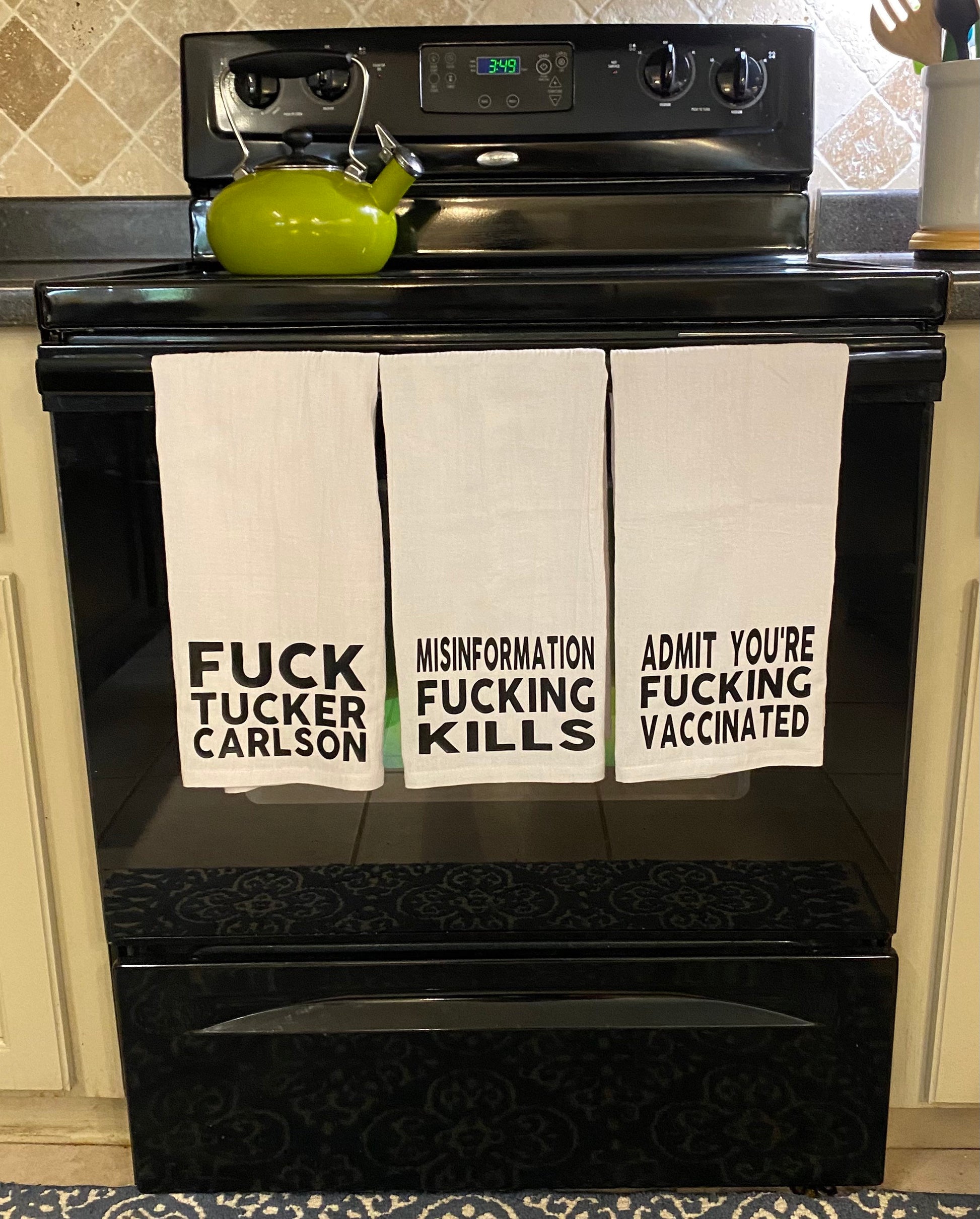 Fuck Tucker Carlson Tea Towel Set - Misinformation Kills - Admit You’re Vaccinated - Fox News